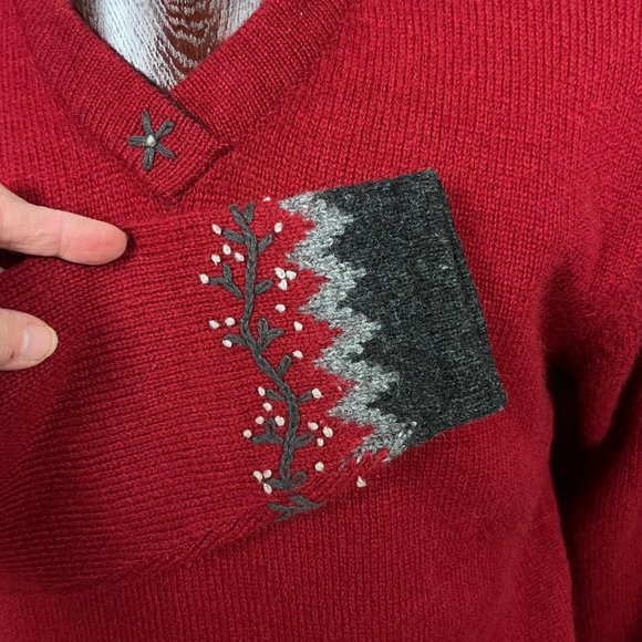 Woolrich Womens V Neck Embroidered  Red Gray Pullover Sweater Size Large - READ - Picture 4 of 8